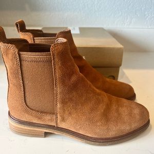 Clarks Chelsea. Size 7